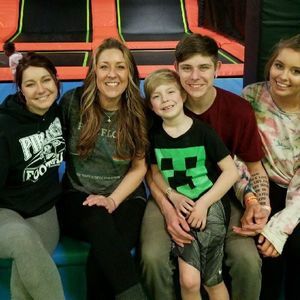 Meet your Posher, Cari